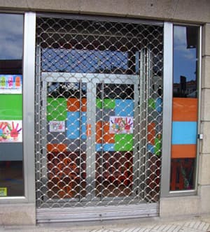 Persianas abiertas de varillaen Santiago