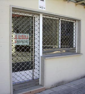 Persianas abiertas de varillaen Santiago