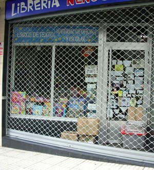 Persianas abiertas de varillaen Santiago