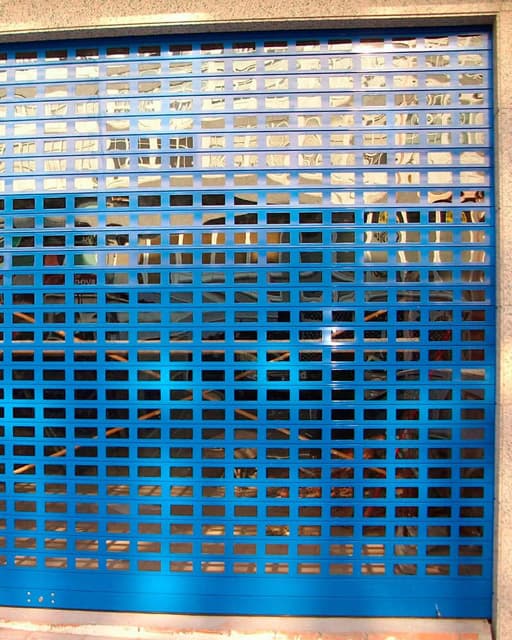 Fabricación e instalación de persianas metálicas en Santiago