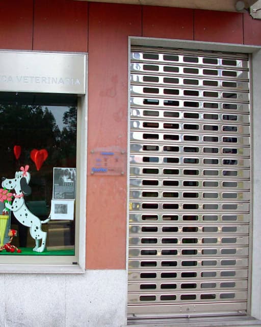 Fabricación e instalación de persianas metálicas en Santiago