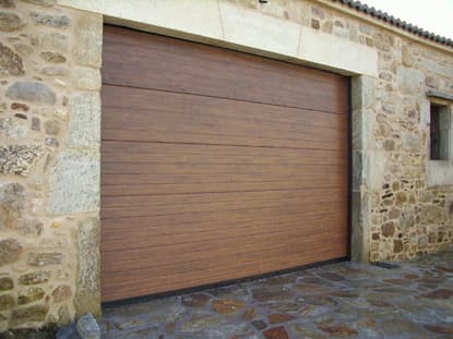 Especialistas en la venta e instalación de puertas seccionales en Santiago